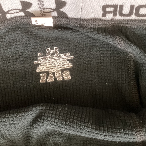 Under Armor Base 2.0 long underwear - Picture 3 of 3